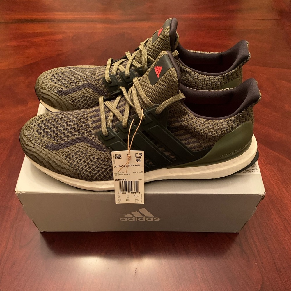 Adidas Ultraboost 5.0 olive carbon